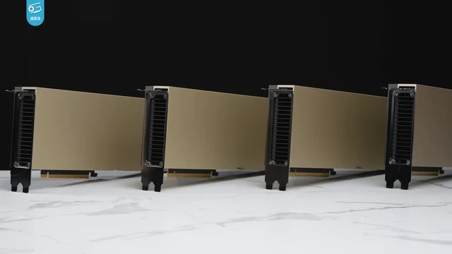 Четыре вычислительных ускорителя NVIDIA H100 на столе